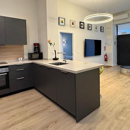 Luxury Suite Wifi Ac Servicios En La Puerta Madrid Bagian luar foto