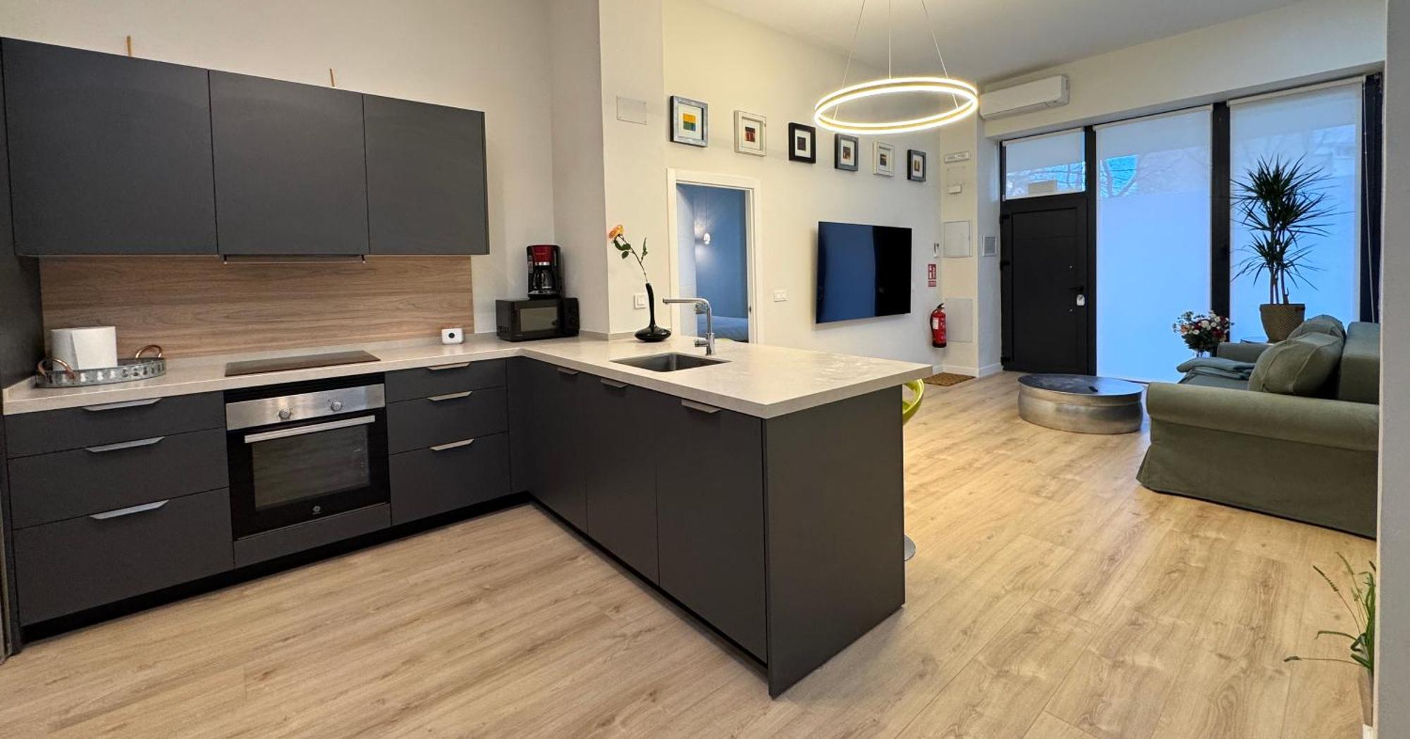 Luxury Suite Wifi Ac Servicios En La Puerta Madrid Bagian luar foto