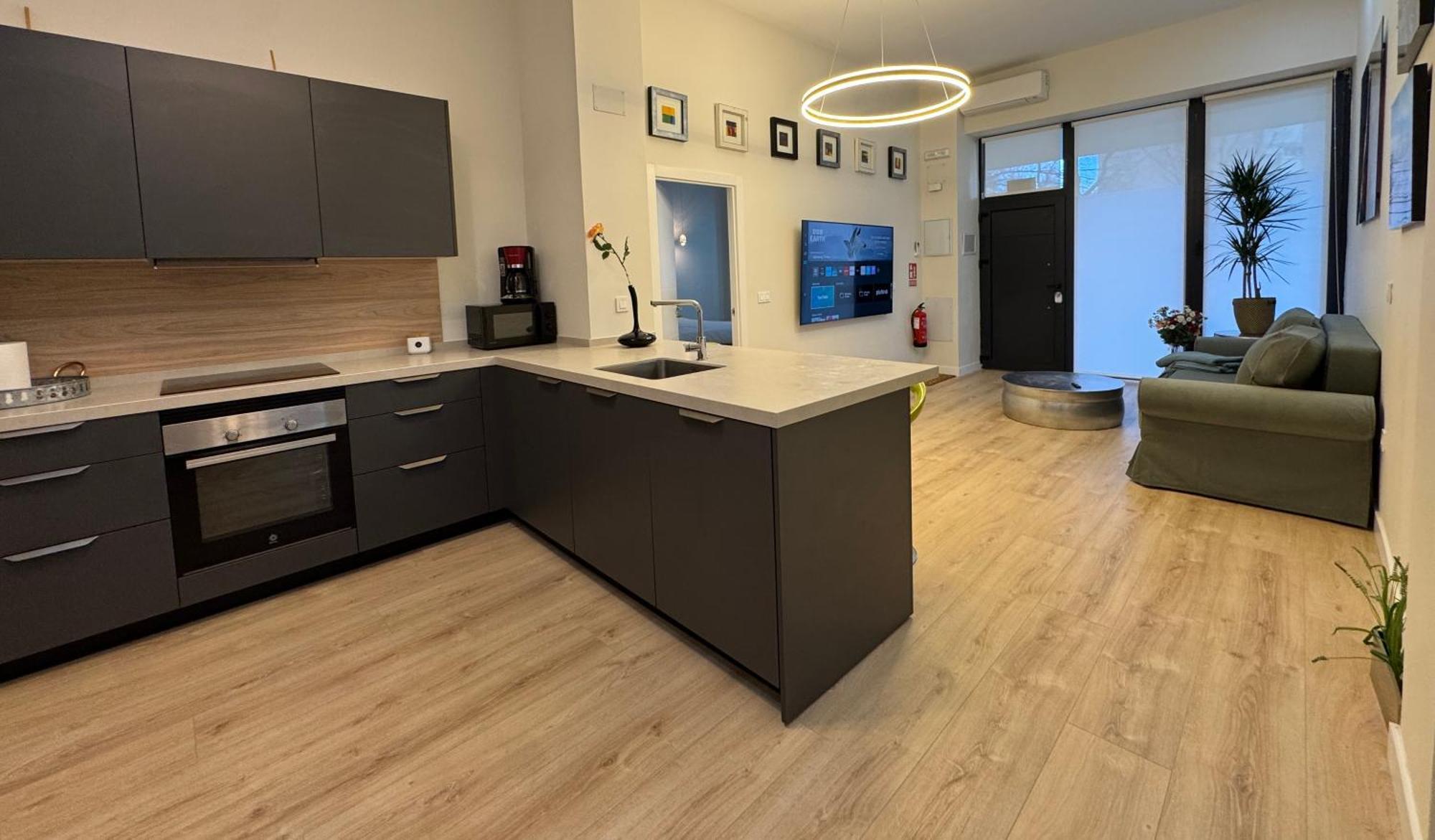 Luxury Suite Wifi Ac Servicios En La Puerta Madrid Bagian luar foto